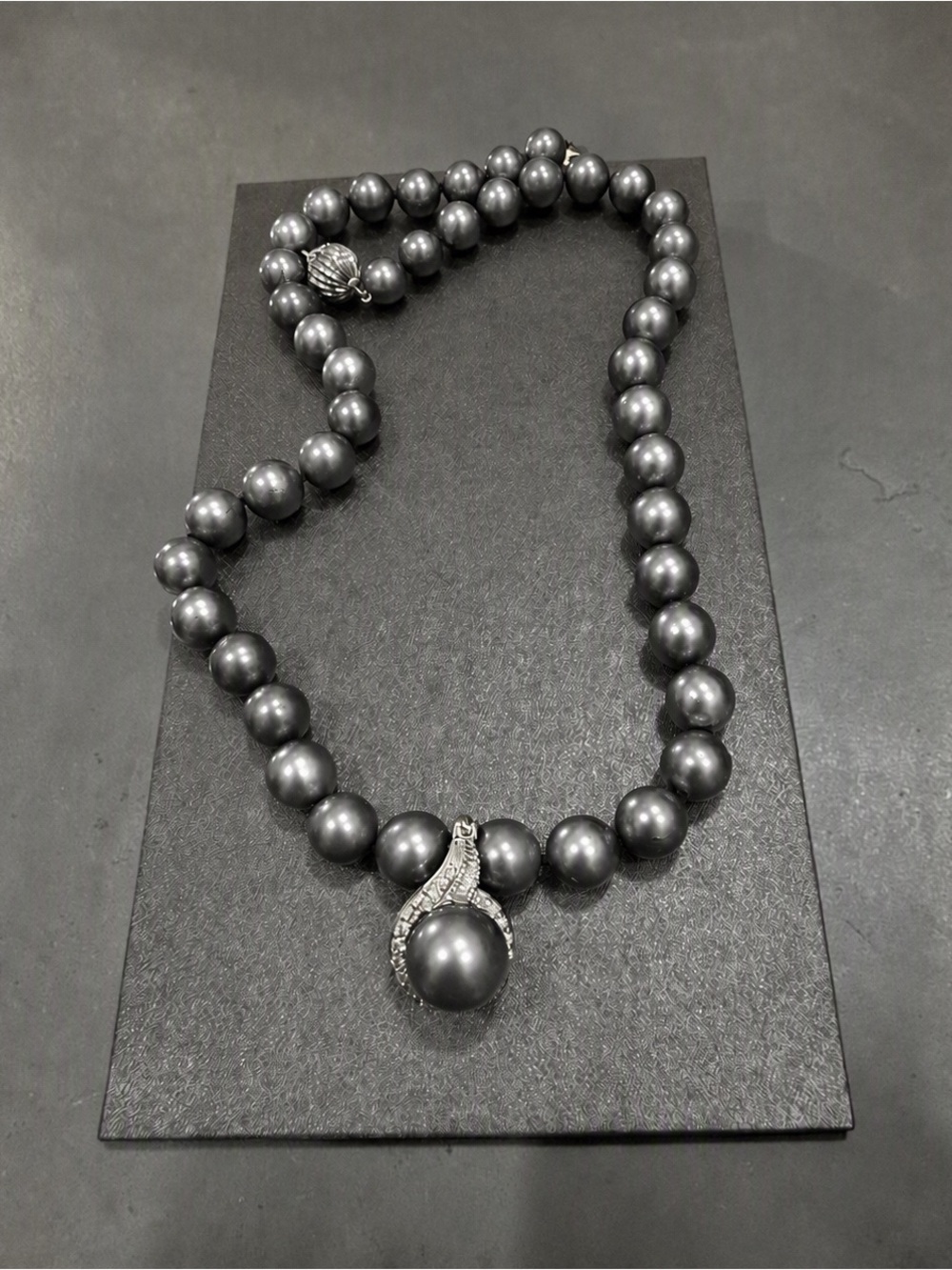 14Karat White Gold Necklace/Pendant with Cultured Tahitian Pearls and Diamonds